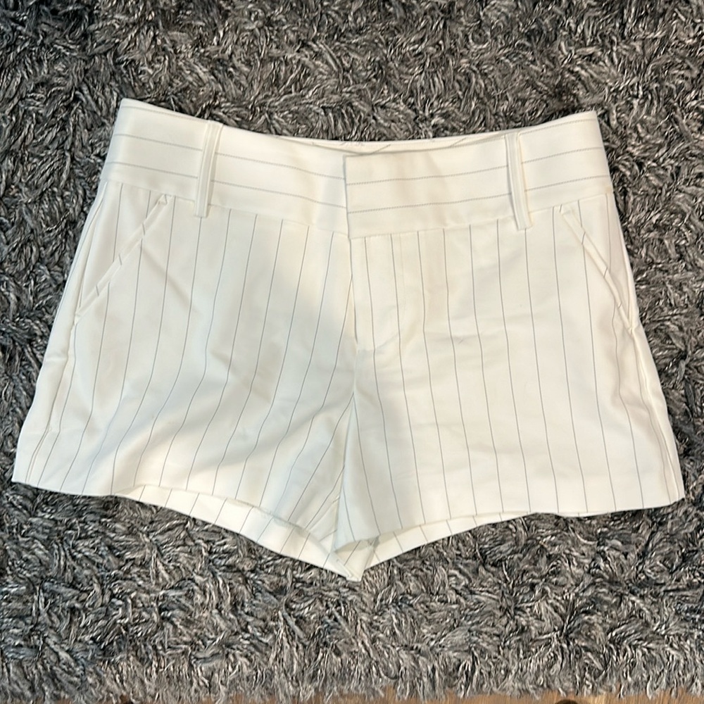 Alice + Olivia Classics Shorts